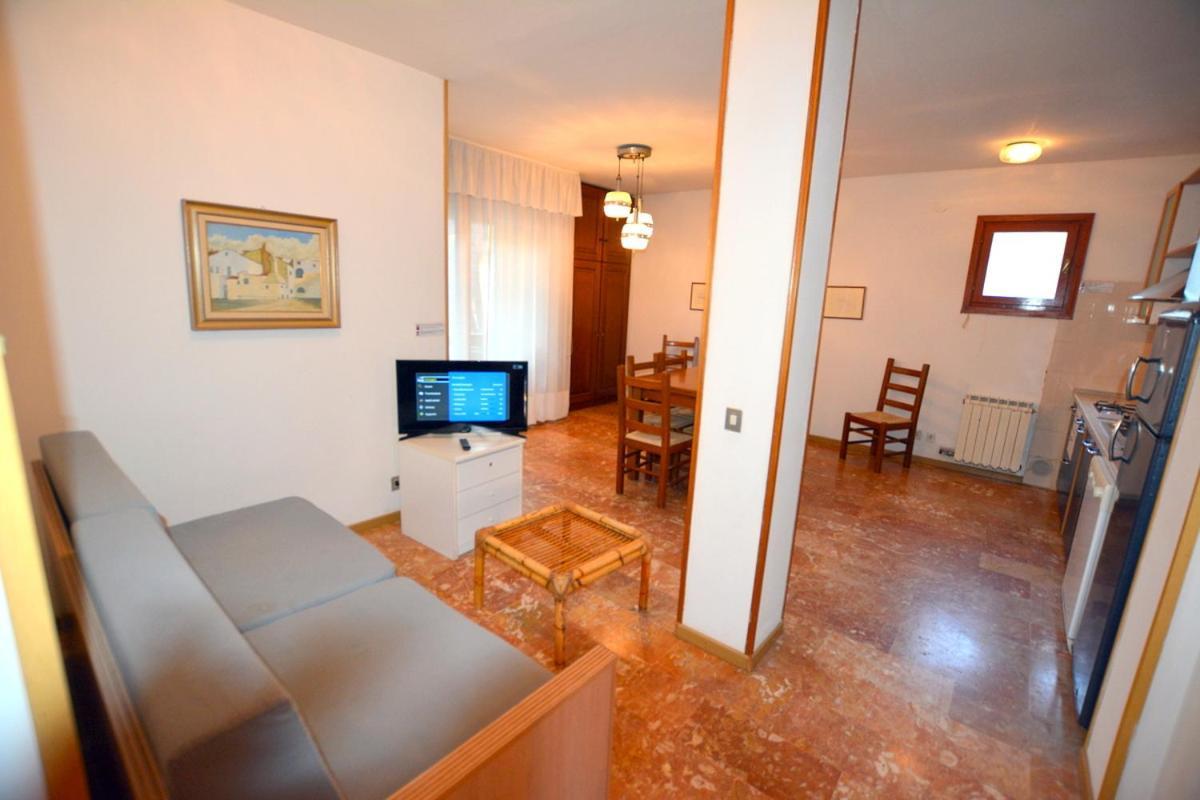 Lignano Exclusive With Pool Apartment ลินญาโน ซับเบียโดโร ภายนอก รูปภาพ