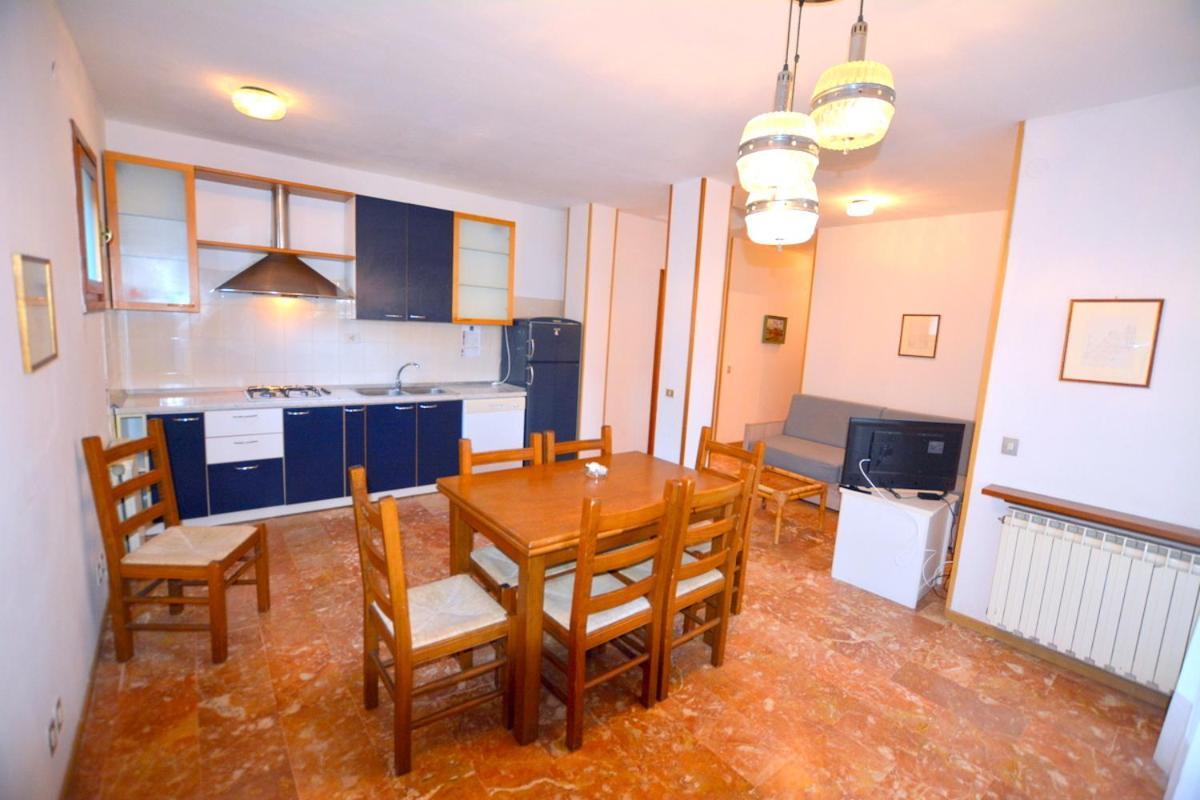 Lignano Exclusive With Pool Apartment ลินญาโน ซับเบียโดโร ภายนอก รูปภาพ